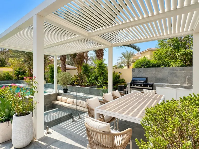 4-bedroom villa with pool for rent in Al Reem 1