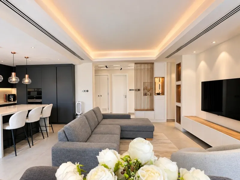 4-bedroom villa with pool for rent in Al Reem 1