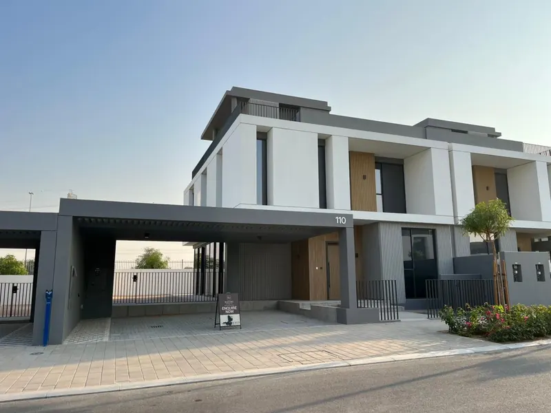 New twin villa with maid’s room in June