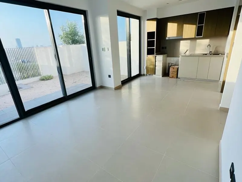 Single-row townhouse near the clubhouse in Sun