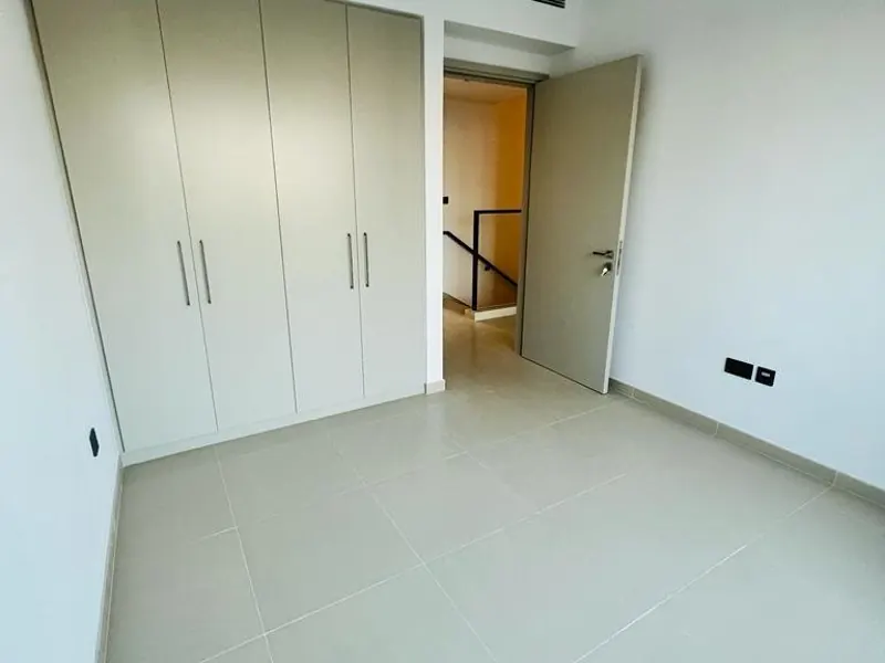 Single-row townhouse near the clubhouse in Sun