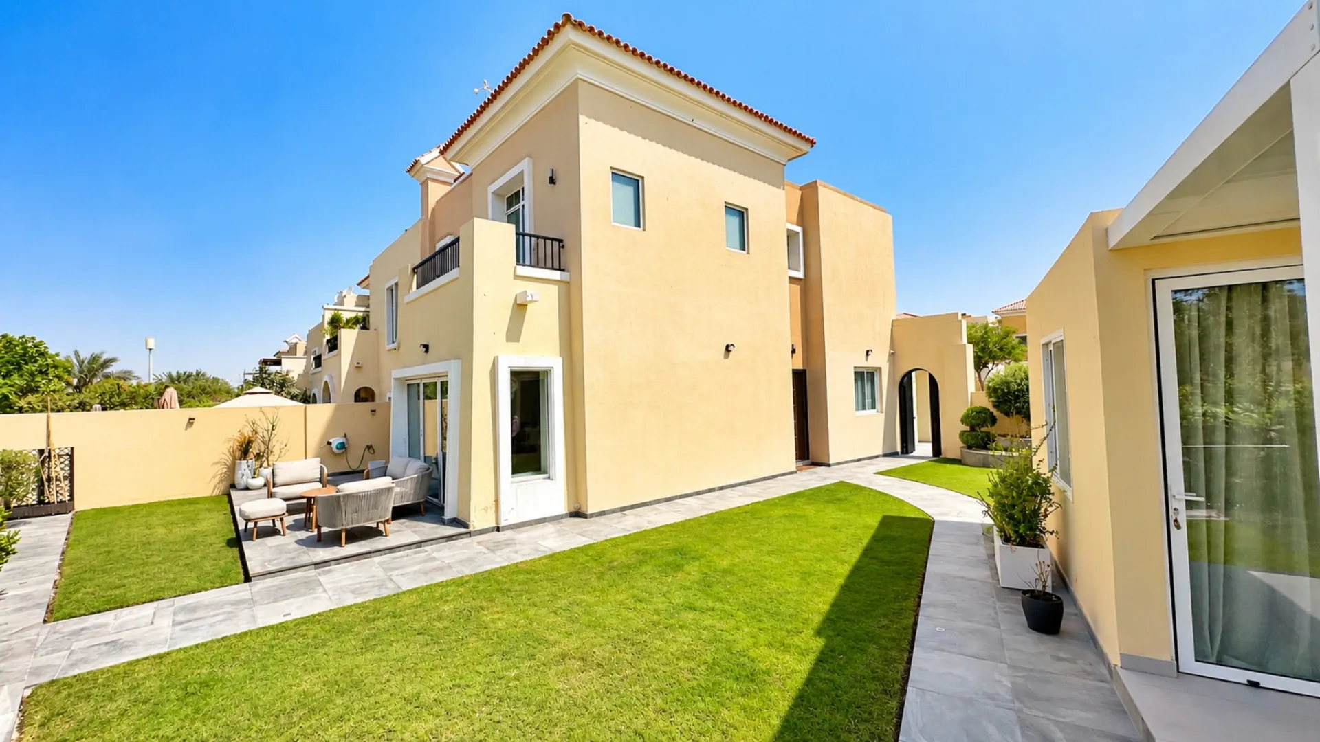 Villas and townhouses for sale